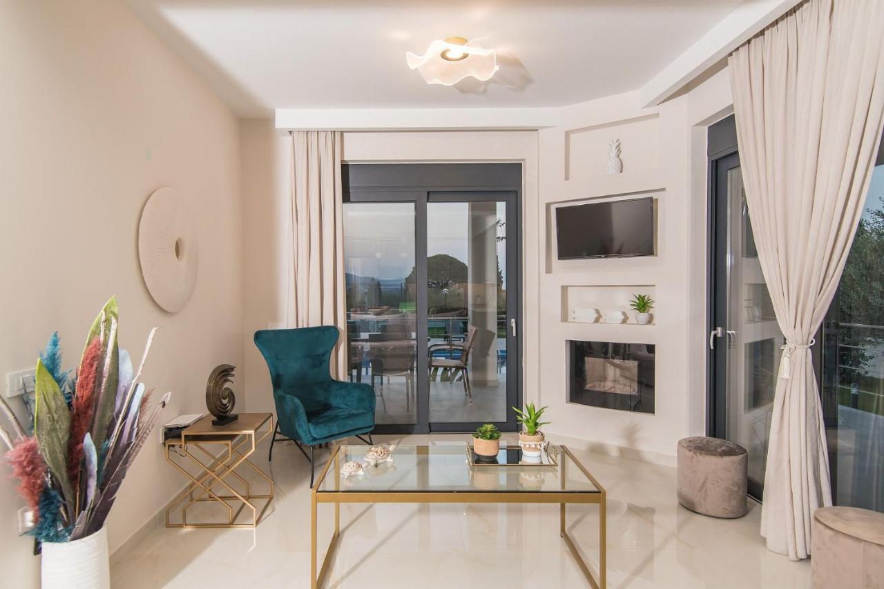 Daisy's Garden - With Private Pool, Ideal For Large Groups, By Zantewize Vila *