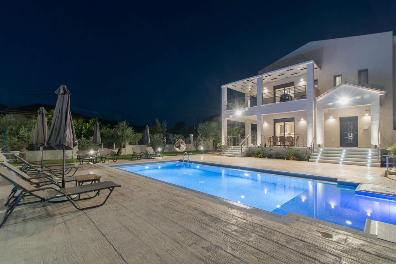 Daisy's Garden - With Private Pool, Ideal For Large Groups, By Zantewize Vila