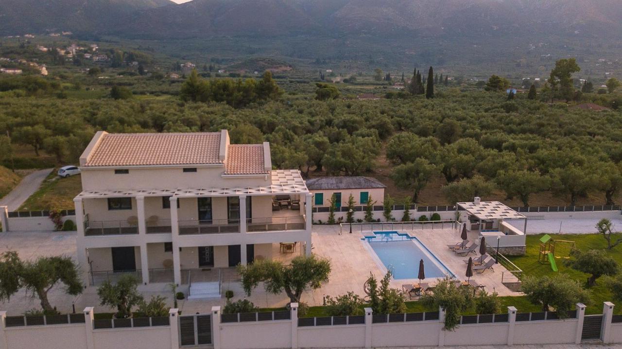 Daisy's Garden - With Private Pool, Ideal For Large Groups, By Zantewize