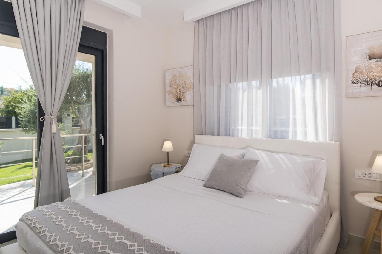 Daisy's Garden - With Private Pool, Ideal For Large Groups, By Zantewize Vila *
